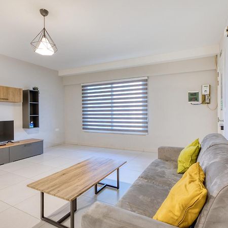 Unique Two Bedroom Apt With Huge Outdoor Area And Close To Entertainment Is-Swieqi Exteriér fotografie
