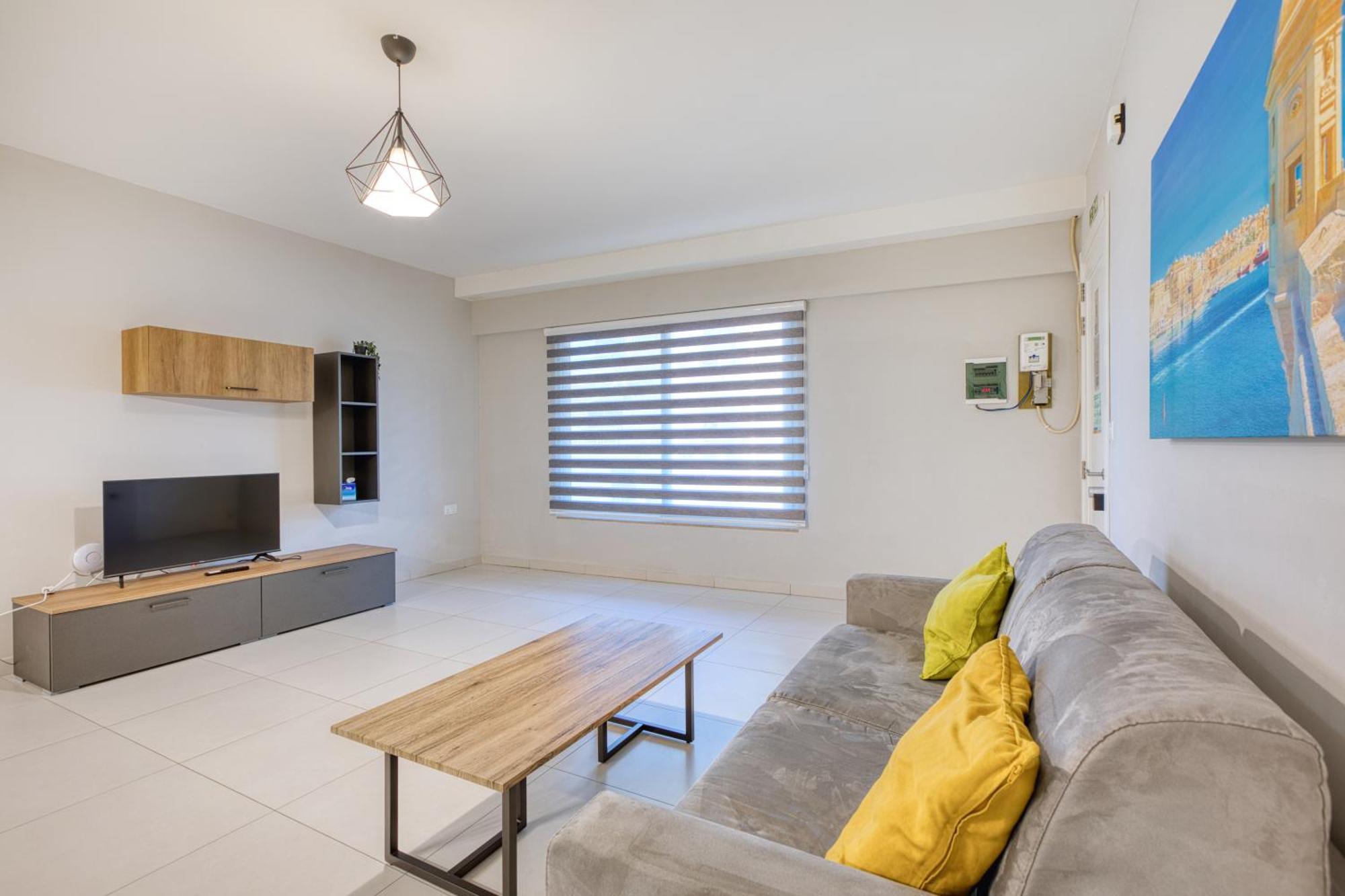 Unique Two Bedroom Apt With Huge Outdoor Area And Close To Entertainment Is-Swieqi Exteriér fotografie