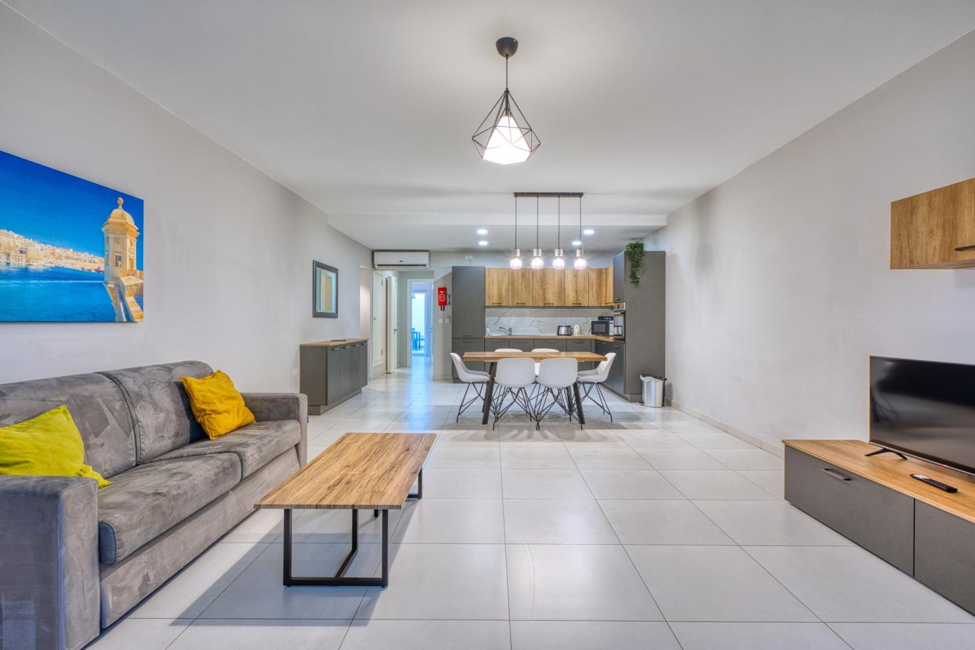 Unique Two Bedroom Apt With Huge Outdoor Area And Close To Entertainment Is-Swieqi Exteriér fotografie