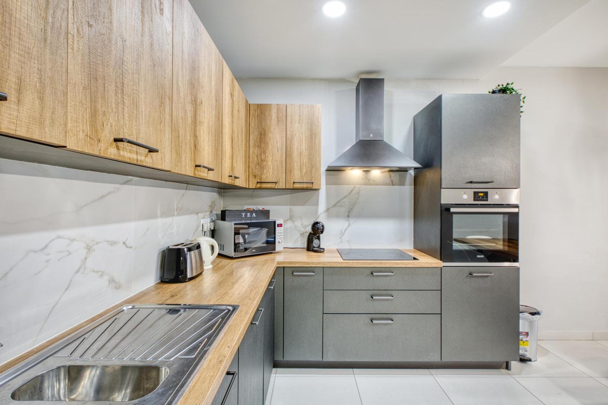 Unique Two Bedroom Apt With Huge Outdoor Area And Close To Entertainment Is-Swieqi Exteriér fotografie