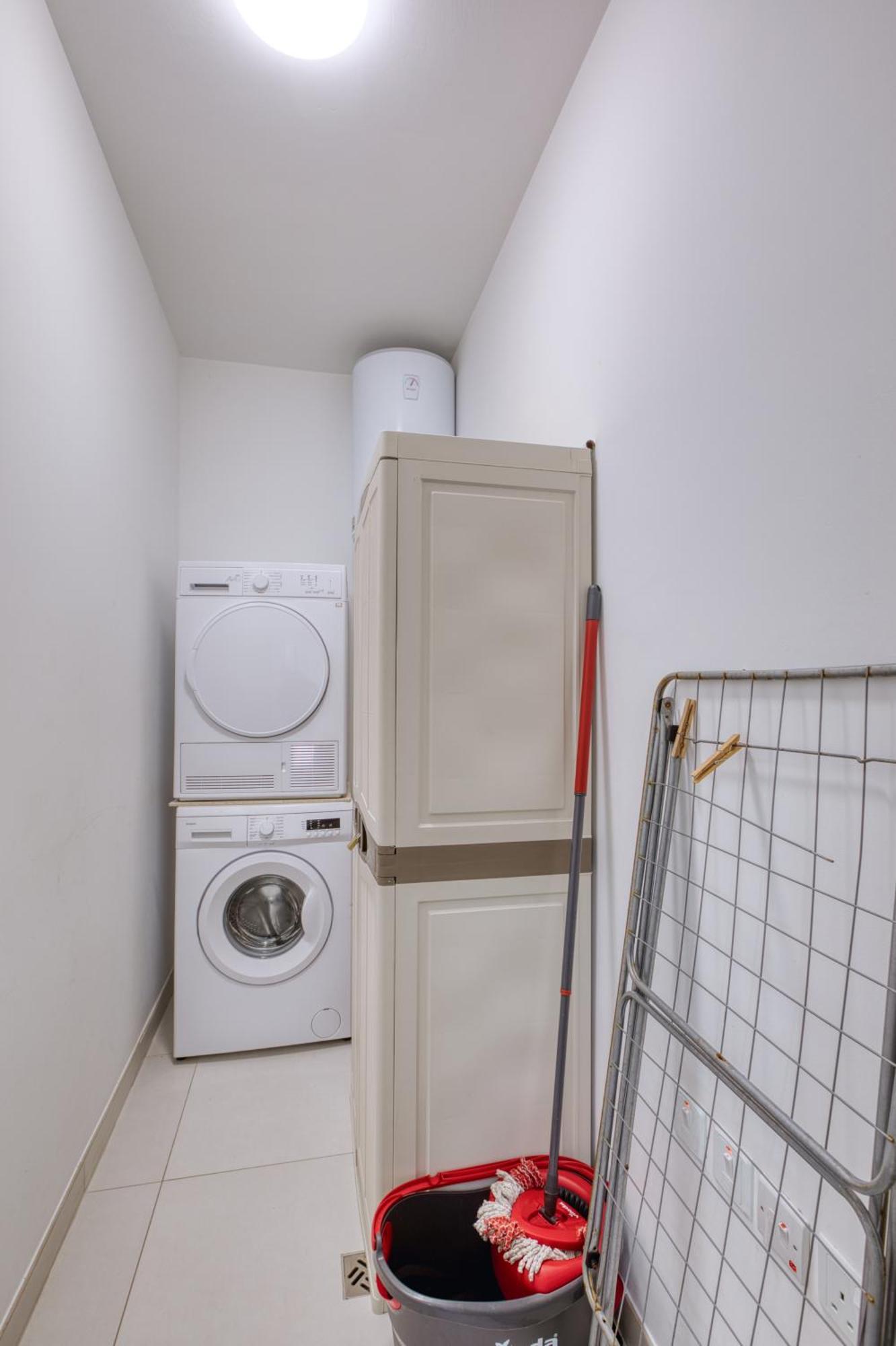 Unique Two Bedroom Apt With Huge Outdoor Area And Close To Entertainment Is-Swieqi Exteriér fotografie